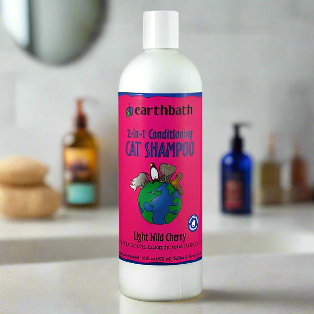 earthbath® 2-in-1 Conditioning Cat Shampoo, Light Wild Cherry